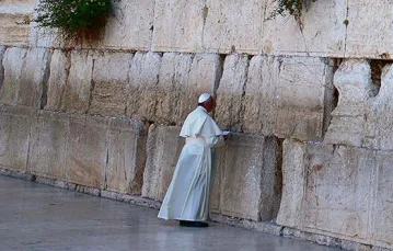 Pod Ścianą Płaczu, Jerozolima, 26 maja 2014 r. / Fot. Menahem Kahana / AFP/ EAST NEWS
