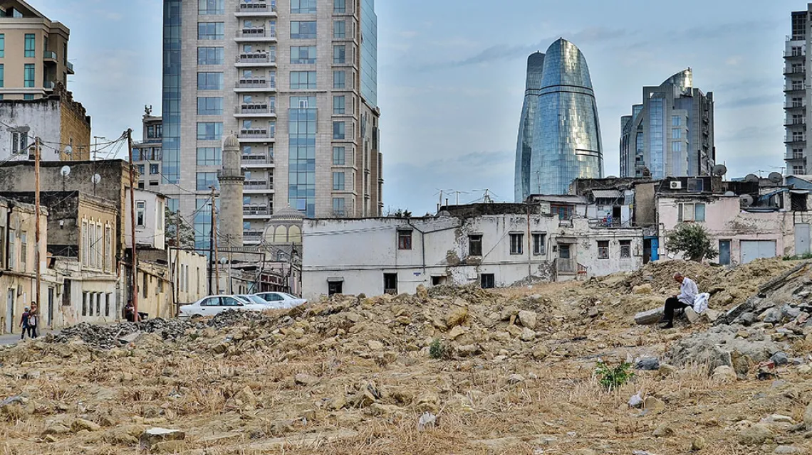 Wyburzane stare kamienice w centrum Baku, 2018 r. / JUSTYNA MARCINKOWSKA
