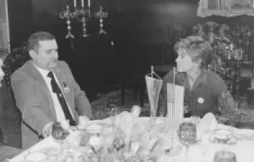 Lech Wałęsa z Jane Fondą w Gdańsku, 1987 r. "Solidarnością" interesował się cały świat / 