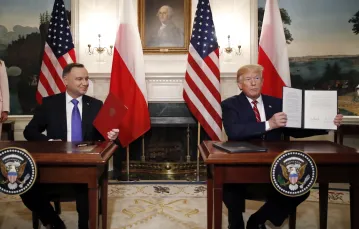 Andrzej Duda i Donald Trump po podpisaniu deklaracji o zacieśnieniu współpracy obronnej. Biały Dom, Waszyngton, 12 czerwca 2019 r. / / Alex Brandon/AP/Associated Press/East News