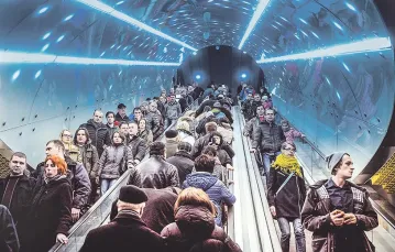 W warszawskim metrze, 2015 r. / Fot. Jan Bielecki / EAST NEWS