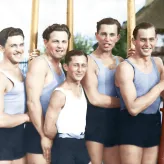 Czwórka ze sternikiem podczas igrzysk w Los Angeles. Od lewej: Edward Kobyliński, Stanisław Urban, sternik Jerzy Skolimowski, Janusz Ślązak i Jerzy Braun, 1932 r. / Fot. Narodowe Archiwum Cyfrowe Czwórka ze sternikiem podczas igrzysk w Los Angeles. Od lewej: Edward Kobyliński, Stanisław Urban, sternik Jerzy Skolimowski, Janusz Ślązak i Jerzy Braun, 1932 r. / Fot. Narodowe Archiwum Cyfrowe