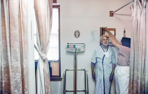 Dominic Verelli, jeden z pacjentów Framingham Heart Study. Massachusetts, niedatowane. / Mark Peterson / Corbis / Getty Images