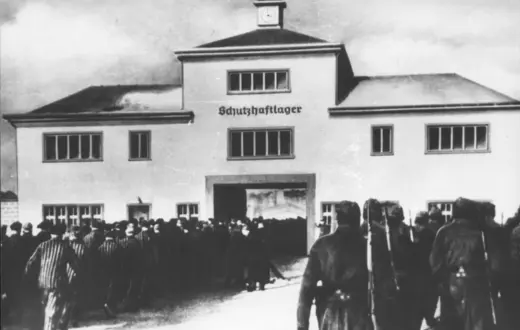 Obóz koncentracyjny Sachsenhausen. Brama wejściowa / fot. Archiwum UJ / 