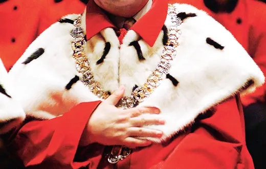 Profesor Franciszek Ziejka podczas ceremonii nadania tenorowi Placido Domingo tytułu doktora honoris causa Akademii Muzycznej im. Fryderyka Chopina w Warszawie, czerwiec 2003 r. / PIOTR FOTEK / REPORTER