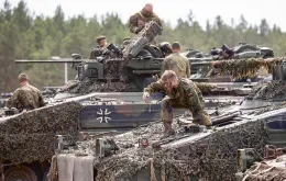 Żołnierze armii niemieckiej podczas ćwiczeń NATO Griffin Storm w obozie Adrian Rohn w Podgrodziu na Litwie. 25 czerwca 2023 r. / Andrey Rudakov
