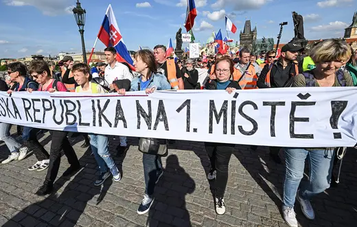 Antyrządowy protest przeciwko wspieraniu Ukrainy i za wystąpieniem Czech z NATO i Unii Europejskiej, Praga, maj 2023 r. / Michal Kamaryt / CTK / PAP