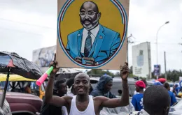 Sympatyk prezydenta Liberii George'a Weah na wiecu wyborczym, Monrovia, październik 2023 r.  / Fot. JOHN WESSELS / AFP / EAST NEWS