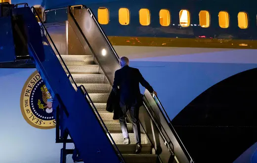 Joe Biden na lotnisku w Bostonie, grudzień 2023 r. // fot. Nathan Posner / Anadolu Agency / East News