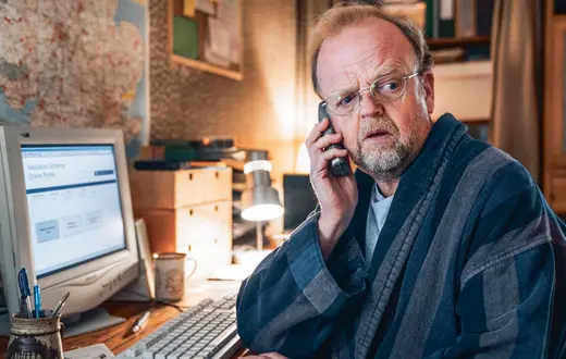 Toby Jones jako Alan Bates w serialu "Mr Bates vs. The Post Office", 2024 // materiały prasowe ITV