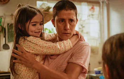 Naíma Sentíes (jako Sol) i Montserrat Marañon (jako Nuria) w filmie "Totem", 2023 // materiały prasowe