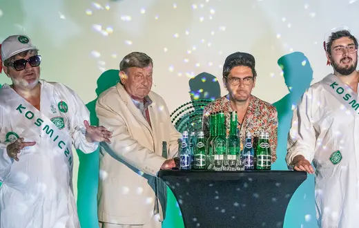 Janusz Palikot i Kuba Wojewódzki na promocji nowego produktu alkoholowego, wódki wyBUHowej. Warszawa, 29 czerwca 2021 r. / Fot. Tomasz Jastrzębowski / REPORTER