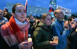 Demonstracja na Placu Wolności w Bratysławie w 6. rocznicę zamordowania Jana Kuciaka i  Martiny Kusnirovej, 21 lutego 2024 r. // Fot. Vaclav Salek / CTK / PAP
