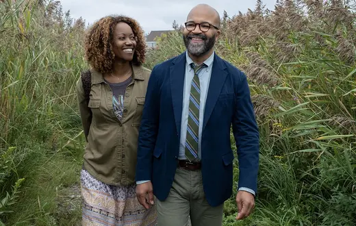 Erika Alexander i Jeffrey Wright w filmie „Amerykańska fikcja”. / Fot. Claire Folger/Orion Releasing LLC / materiały prasowe