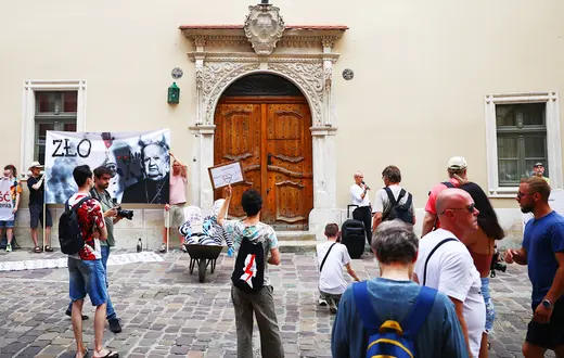 Demonstracja "Zło musi odejść" przeciwko tuszowaniu przestępstw pedofilii w kościele. Kraków, 11 lipca 2021 r. / fot. Beata Zawrzel / REPORTER