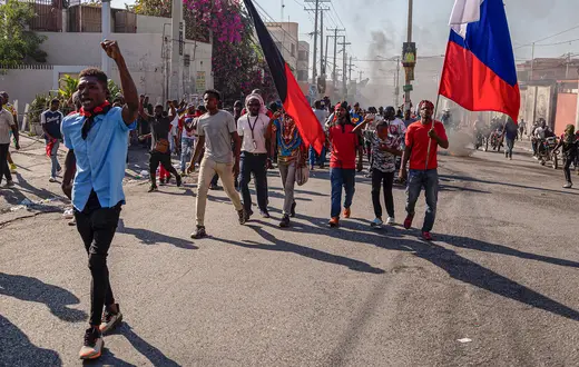 Demonstranci żądają rezygnacji premiera Haiti Ariela Henry'ego. Port -au-Prince, 7 marca 2024 r. / fot. Guerinault Louis / AFP / EAST NEWS