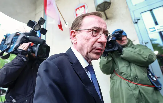 Mariusz Kamiński przed wejśćiem do prokuratury. Warszawa, 18 kwietnia 2024 r. // Fot. Andrzej Iwańczuk / Reporter