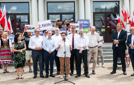 Beata Szydło w trasie PiS busem. Kampania wyborcza do Parlamentu Europejskiego. Wysokie Mazowieckie, 28 maja 2024 r. // Fot. Artur Reszko / PAP