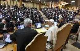 Spotkanie synodalne proboszczów z papieżem Franciszkiem, aula synodalna, Watykan, 2 maja 2024 r. // Backgrid / PA / East News