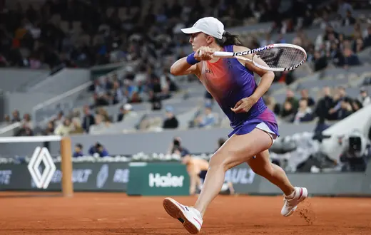 Iga Świątek po meczu z Naomi Osaką awansowała do trzeciej rundy Roland Garros. Paryż, 29 maja 2024 r. FOT. Jean-Francois Badias/Associated Press/East News