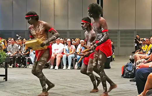 Liturgia Słowa podczas Mszy Ziemi Ducha Świętego na Australijskich Dniach Młodzieży, Perth, grudzień 2019 r. // Fot. Catholic Youth Apostolate / YouTube
