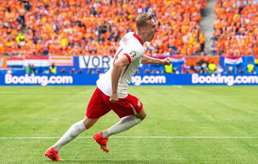 Adam Buksa cieszy się po zdobytym golu przeciwko Holandii. Hamburg, 16 czerwca 2024 r. / fot. IMAGO/Sebastian Räppold/Matthias Koch/Imago Sport and News/East
