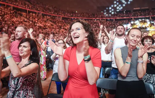 Publiczność spotkania modlitewnego "Chwała Mu". Kraków, 24 sierpnia 2024 r. // Fot. Jacek Taran