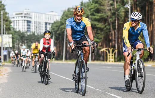 Wyjazd na trasę z Irpienia do Kijowa w towarzystwie amatorskiej grupy kolarskiej. 11 września 2024 r. // Fot. Jacek Taran