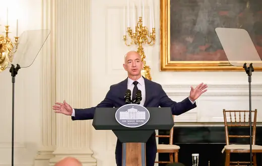 Jeff Bezos podczas uroczystego spotkania przedesiębiorcó w Białym Domu. Waszyngton, 5 maja 2016 r. // Fot. Chip Somodevilla / Getty Images