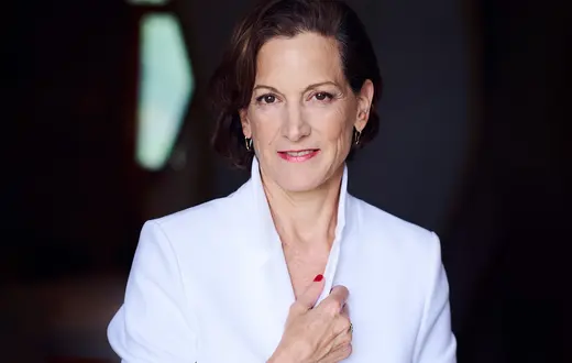 Anne Applebaum, Chobielin Dwór, sierpień 2020 r. // Fot. Maciej Zienkiewicz / Newsweek