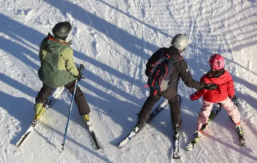 Wypoczynek na stoku narciarskim Kasina Ski w Kasinie Wielkiej. 29 grudnia .2024 r. // Fot. Mateusz Kotowicz / Reporter
