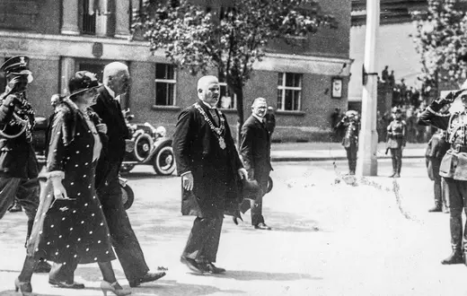 Prezydent Ignacy Mościcki z żoną Marią Mościcką.i prezydent Poznania Cyryl Ratajski. Poznań, 4 lipca 1931 r. // Fot Narodowe Archiwum Cyfrowe