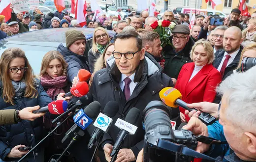 Mateusz Morawiecki po przesłuchaniu w Prokuraturze Okręgowej w Warszawie. 27 lutego 2025 r. // Fot. Wojciech Olkuśnik / East News