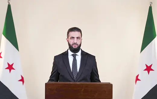Tymczasowy prezydent Syrii Ahmed al-Szaraa przemawiający w Damaszku 9 marca 2025 r. // Fot. AFP / East News