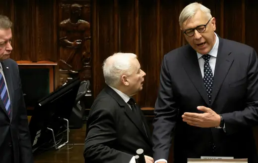 Roman Giertych i Jaroslaw Kaczynski na mównicy sejmowej. Warszawa, 2 kwietnia 2025 r. // Fot. Sławomir Kamiński / Agencja Wyborcza.pl 