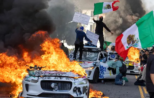 Protesty w Los Angeles, 8 czerwca 2025 r. // Fot. Ringo Chiu / AFP / East News