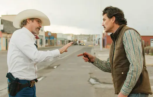 Joaquin Phoenix i Pedro Pascal w filmie "Eddington", 2025 r. // Materiały prasowe A24