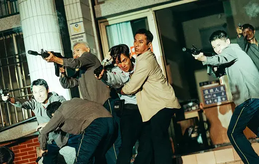 Tajwańscy ochotnicy stawiają opór chińskim agresorom; kadr z serialu „Zero Day Attack”// Fot. Materiały prasowe 