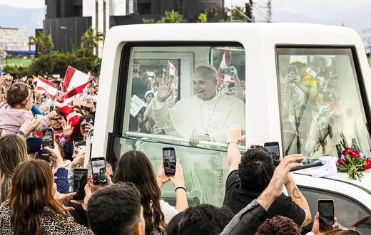Papież Leon XIV przd mszą w Bejrucie. Liban, 2 grudnia 2025 r. // Fot. Simone Risoluti / ABACA / East News