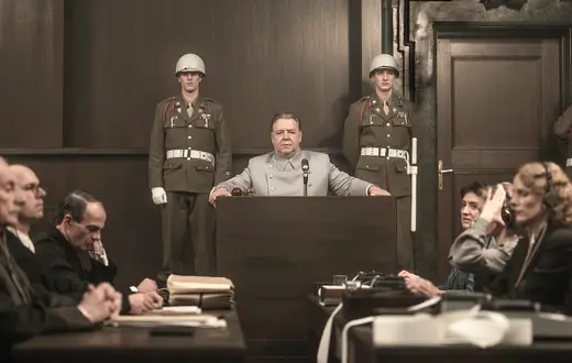 Russel Crowe w filmie "Norymberga", reż. James Vanderbilt, 2025 r. // Materiały prasowe Monolith Film