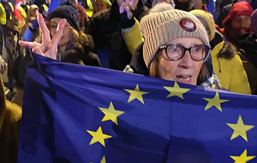 Manifestacja KOD przed Trybunałem Konstytucyjnym. 3 grudnia 2025 r. // Fot. Przemysław Wierzchowski / Reporter