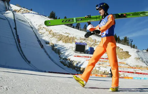 Adam Małysz na zimowych igrzyskach w Salt Lake City. 17 luty 2002 r. // Fot. Kuba Atys / Agencja Wyborcza.pl