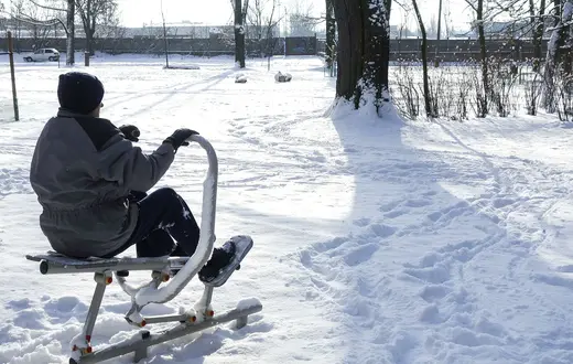 Miejska siłownia w parku Kilińskiego w Łodzi // Fot. Piotr Kamionka / REPORTER