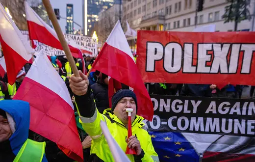 Demonstrancja zwolenników Polexitu przed reprezentacją Komisji Europejskiej w Warszawie, 3 stycznia 2025 r. // Fot. Wojtek Radwański / AFP / East News