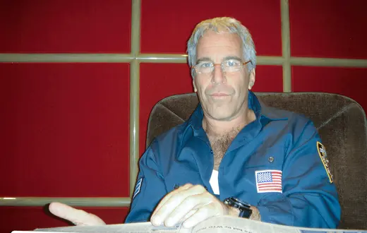 Jeffrey Epstein na zdjęciu udostępnionym przez Departament Sprawiedliwości USA // AP / East News
