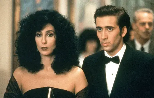Cher i Nicolas Cage w filmie "Wpływ księżyca", rez. Norman Jewison, 1987 r. // materiały prasowe Amazone Prime