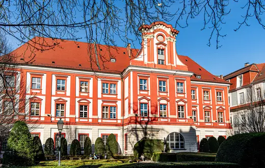 Widok barokowego gmachu Ossolineum od strony ogrodu // Zakład Narodowy im. Ossolińskich