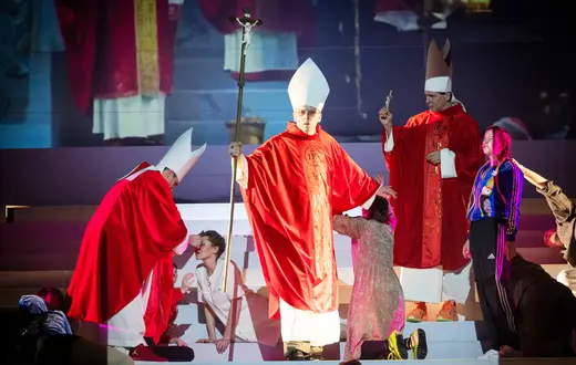 Scena ze spektaklu "Wyzwolenie", reżyseria Maja Kleczewska. Kraków, 2026 r. // Fot. Bartek Barczyk i Jaonna Siwiec // Teatr im Juliusza Słowackiego