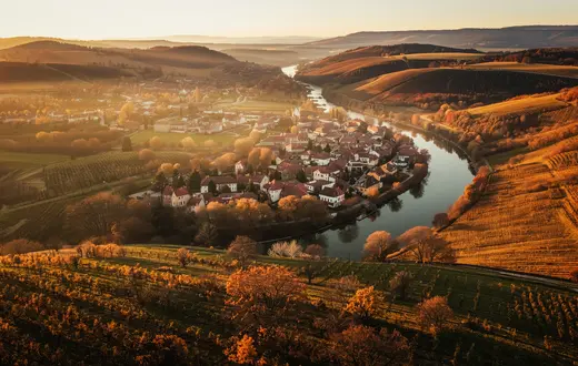 Region winiarski Tokaj nad rzeką Cisą // Fot. pngking / Adobe Stock