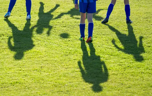 Trening piłki nożnej dla dzieci na boisku Orlik. Gdańsk, czerwiec 2017 r. // Fot. Wojciech Stróżyk / REPORTER